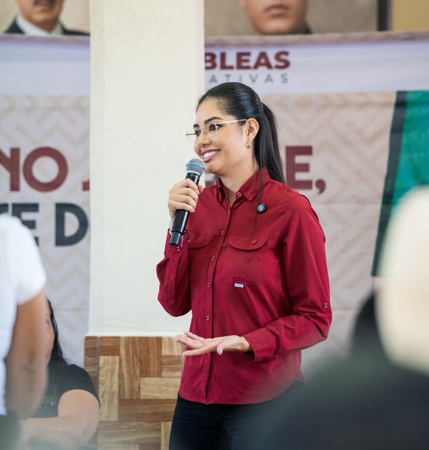 Geraldine Ponce participa en un encuentro con productores de Nayarit