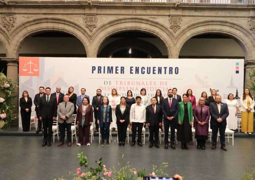 Representantes de tribunales de disciplina judicial durante su primer encuentro nacional en la Ciudad de México
