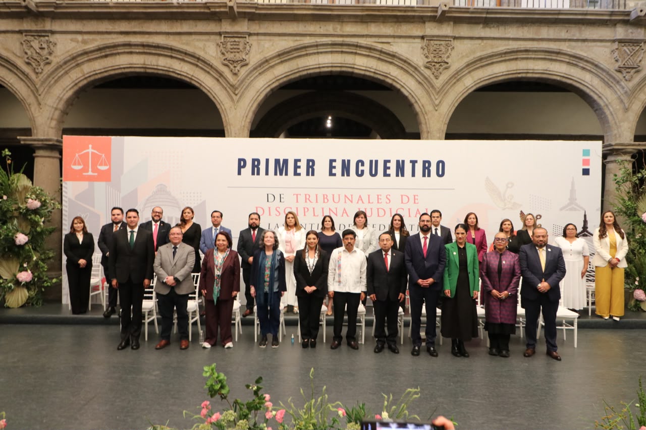 Representantes de tribunales de disciplina judicial durante su primer encuentro nacional en la Ciudad de México