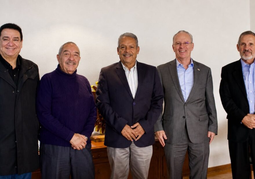 Representantes de la CTM y del Consejo Coordinador Empresarial durante una reunión sobre la agenda laboral de México